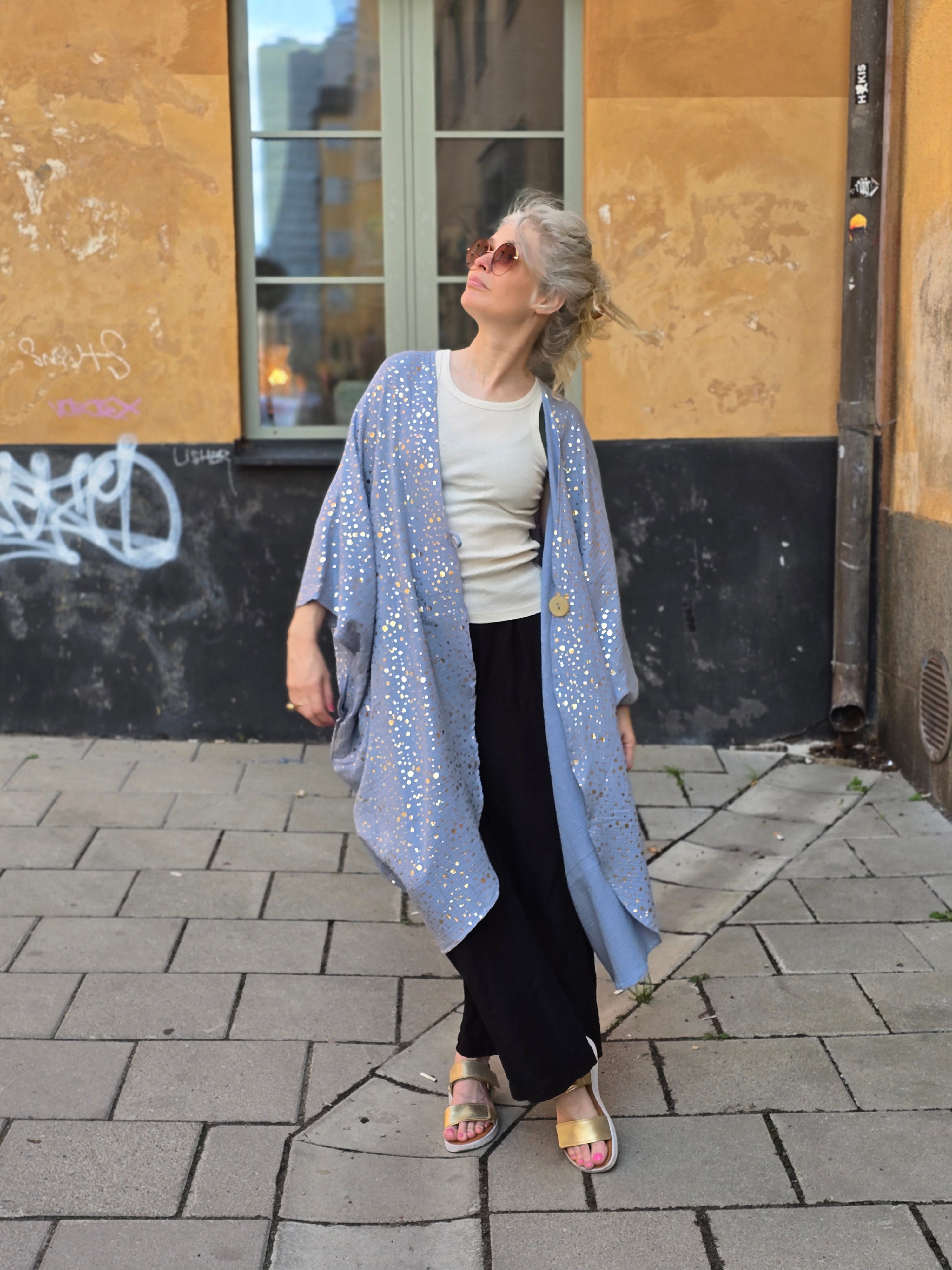 Kaftan Wonder Woman Ljusblå guldprickar | Rino