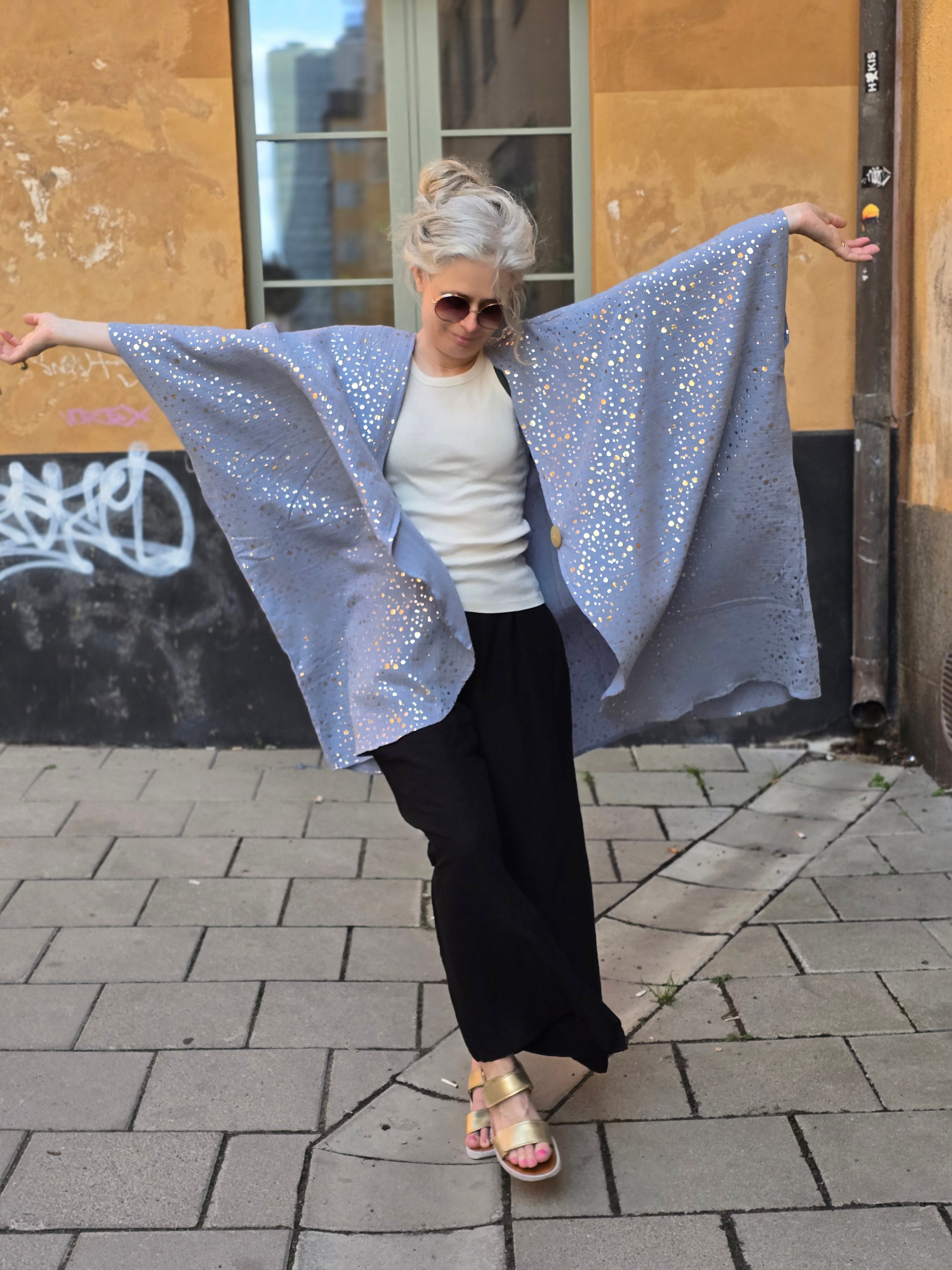 Kaftan Wonder Woman Ljusblå guldprickar | Rino