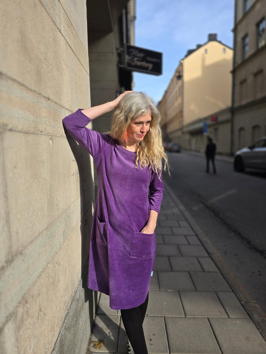 Velourklänning Kamomill Lila