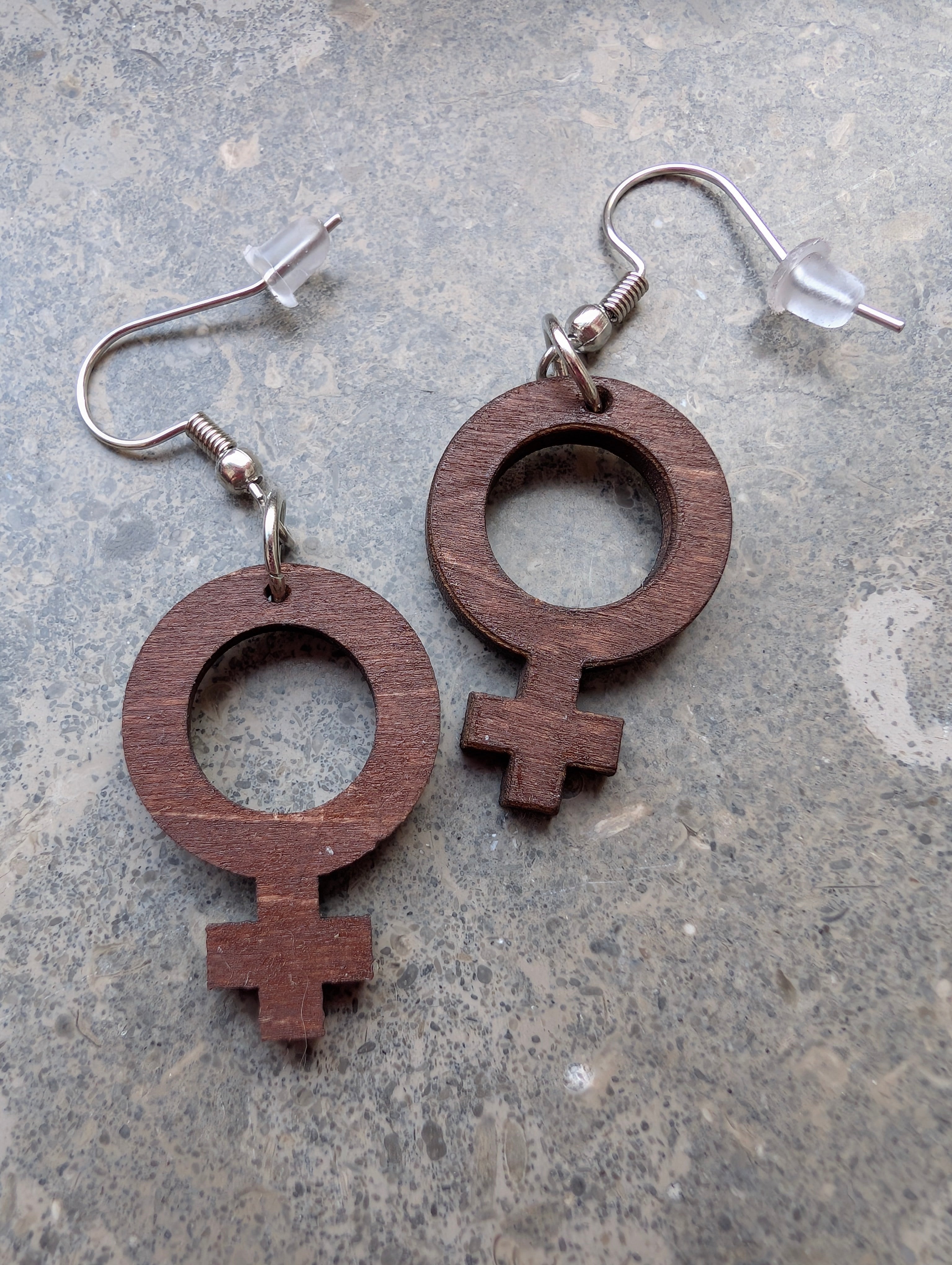 Örhängen Feminist Trä | Rino