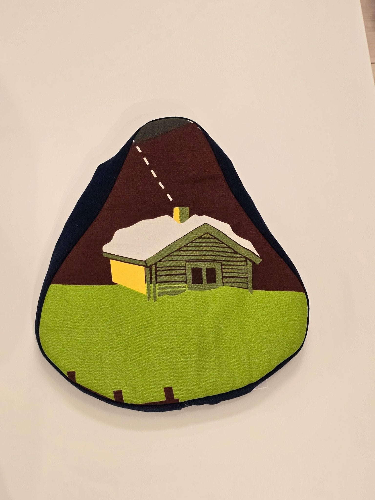 Sadelskydd Retrotyg Lilla huset på prärien | Rino Sadelskydd i One size från Rino Design Sthlm