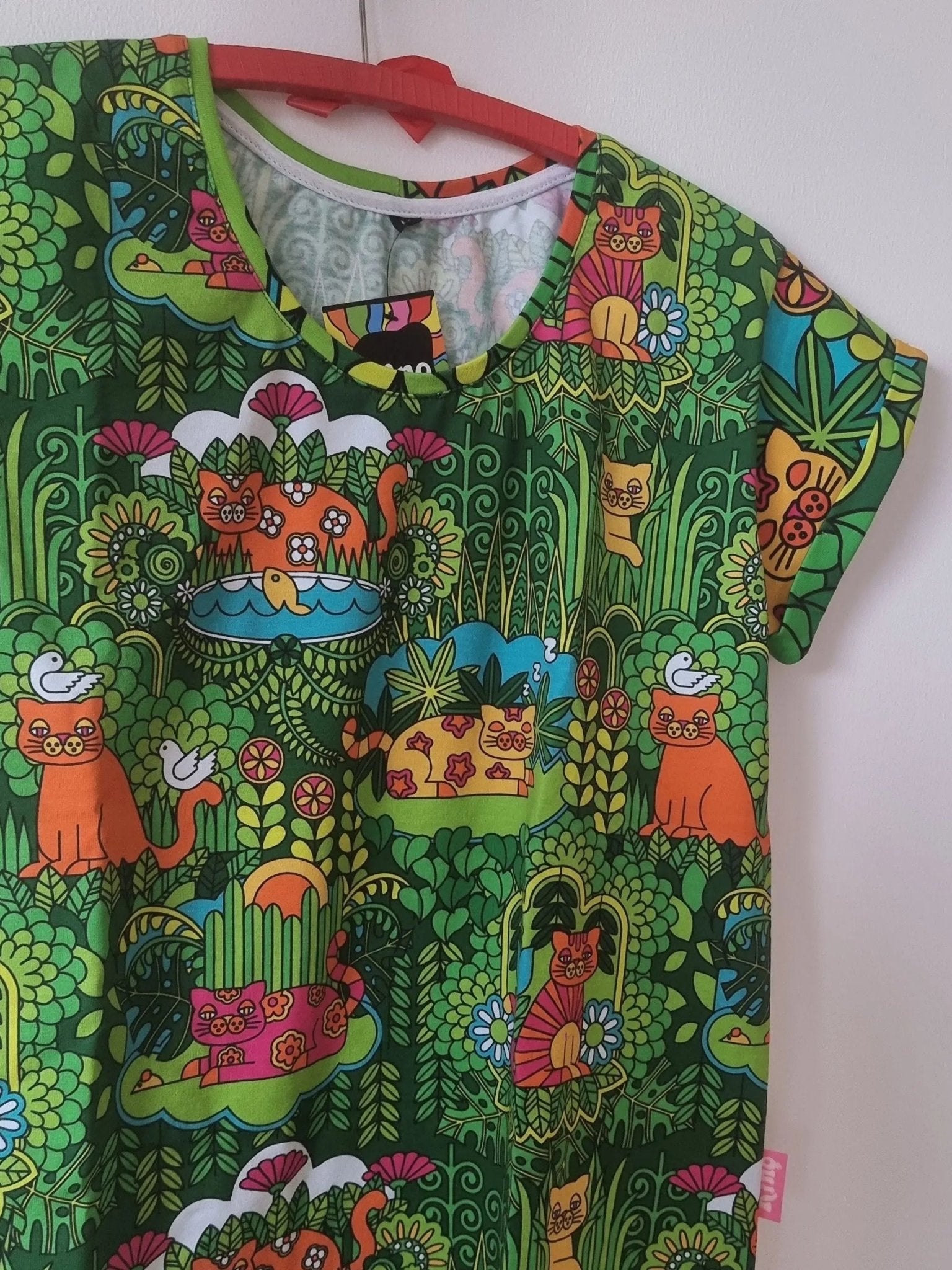 T-shirt Katt | Rino Standard product i S från Rino Design Sthlm