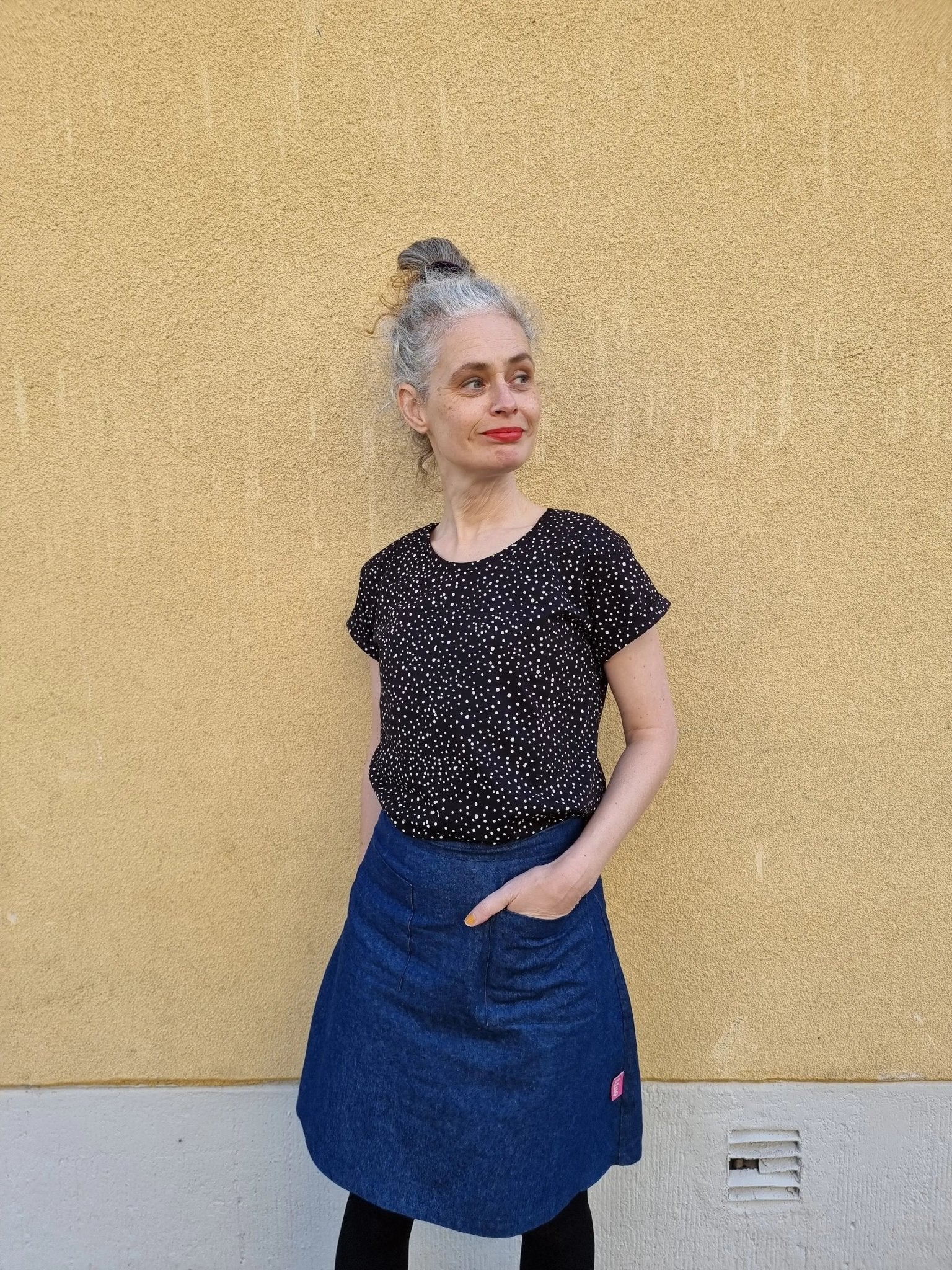 T-shirt prickig svart/vit | Rino Standard product i S från Rino Design Sthlm