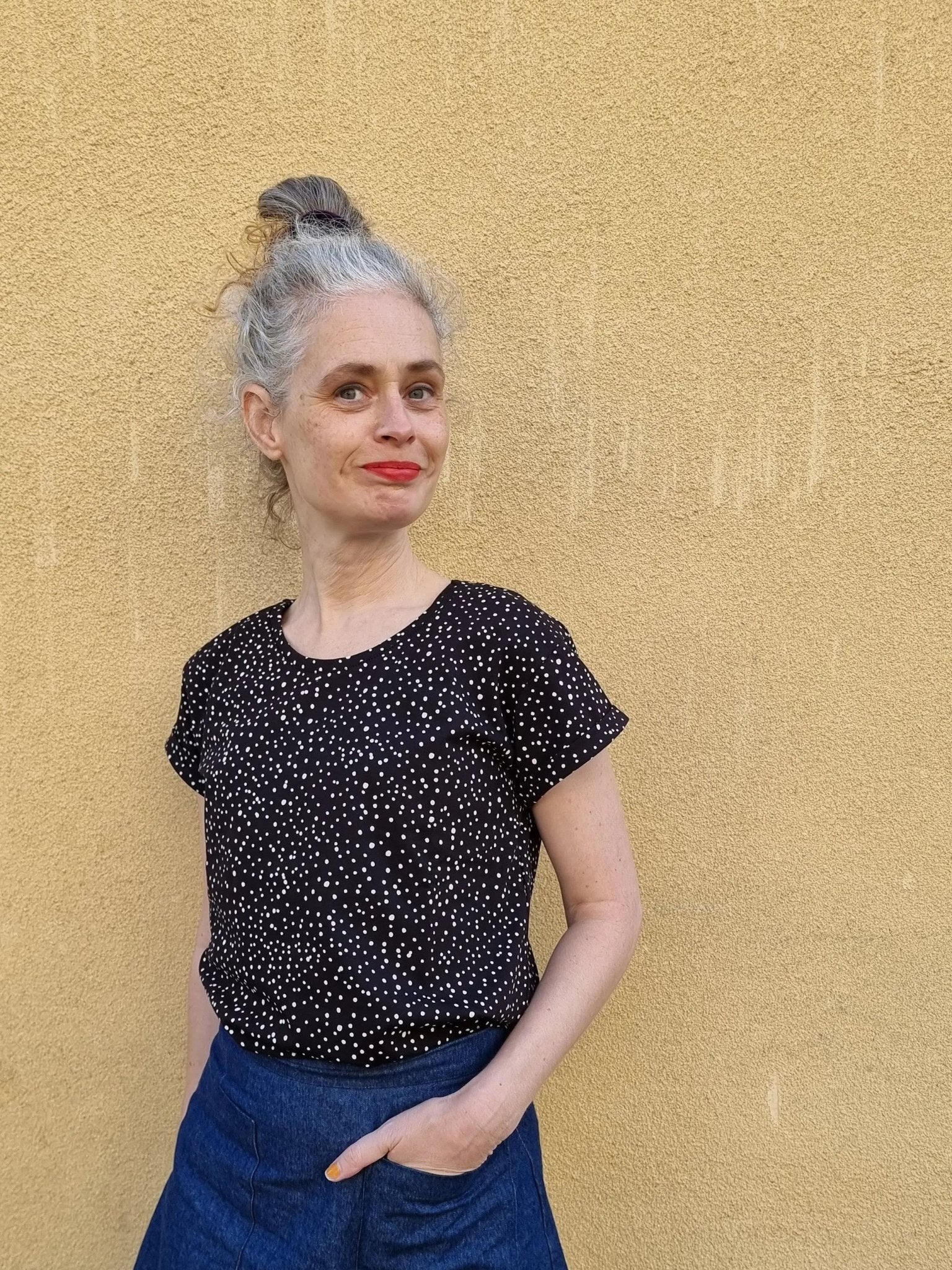 T-shirt prickig svart/vit | Rino Standard product i S från Rino Design Sthlm