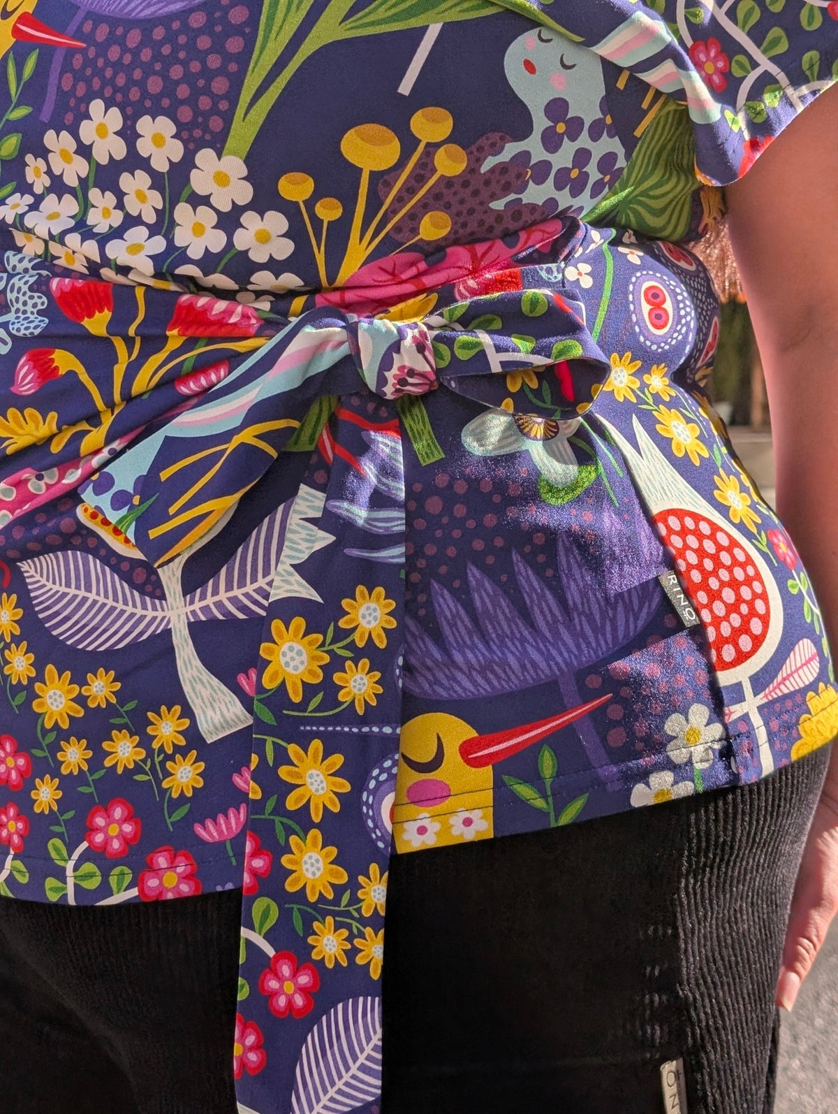 Top med knyt Night Garden | Rino Knyttop i S/M från Rino Design Sthlm
