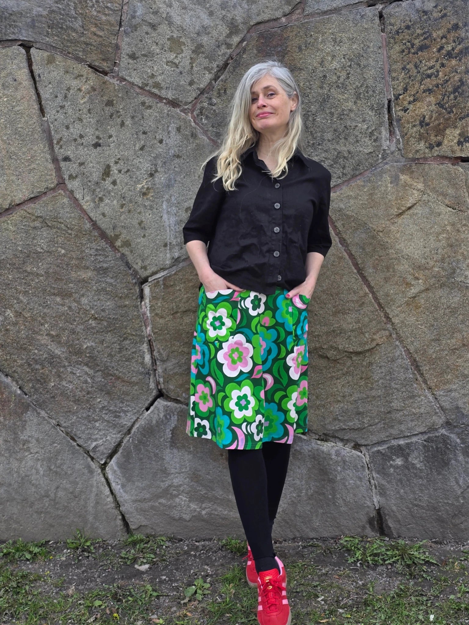 Trikåkjol Månblomma Grön - turkos - rosa | Rino Kjol i S från Rino Design Sthlm