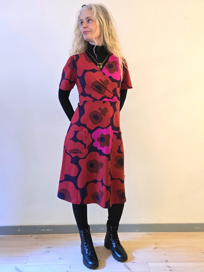 Trikåklänning Feminist by Rino - Rino Design Sthlm