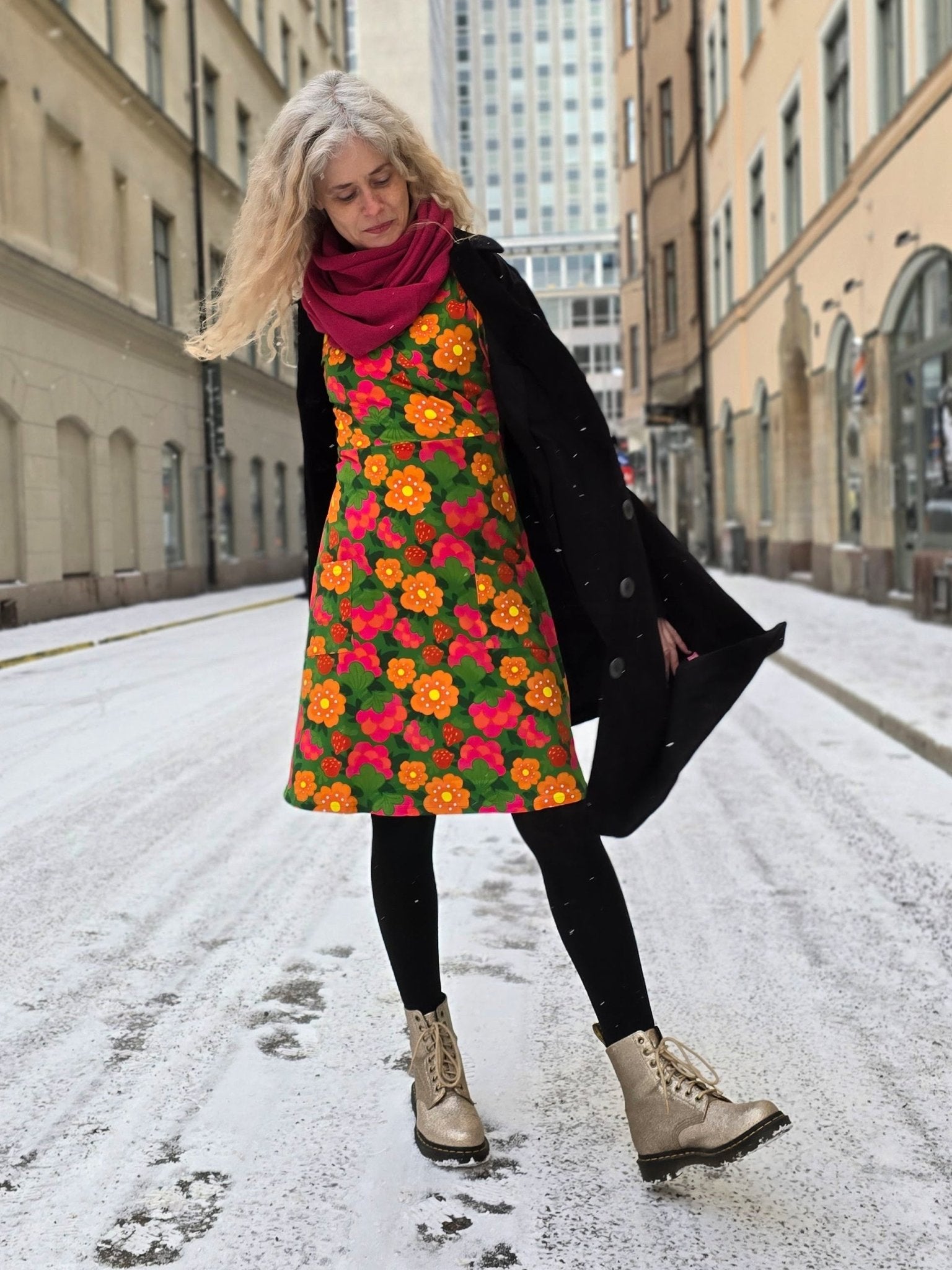 Trikåklänning omlott Hallon | Rino Klänning i S från Rino Design Sthlm