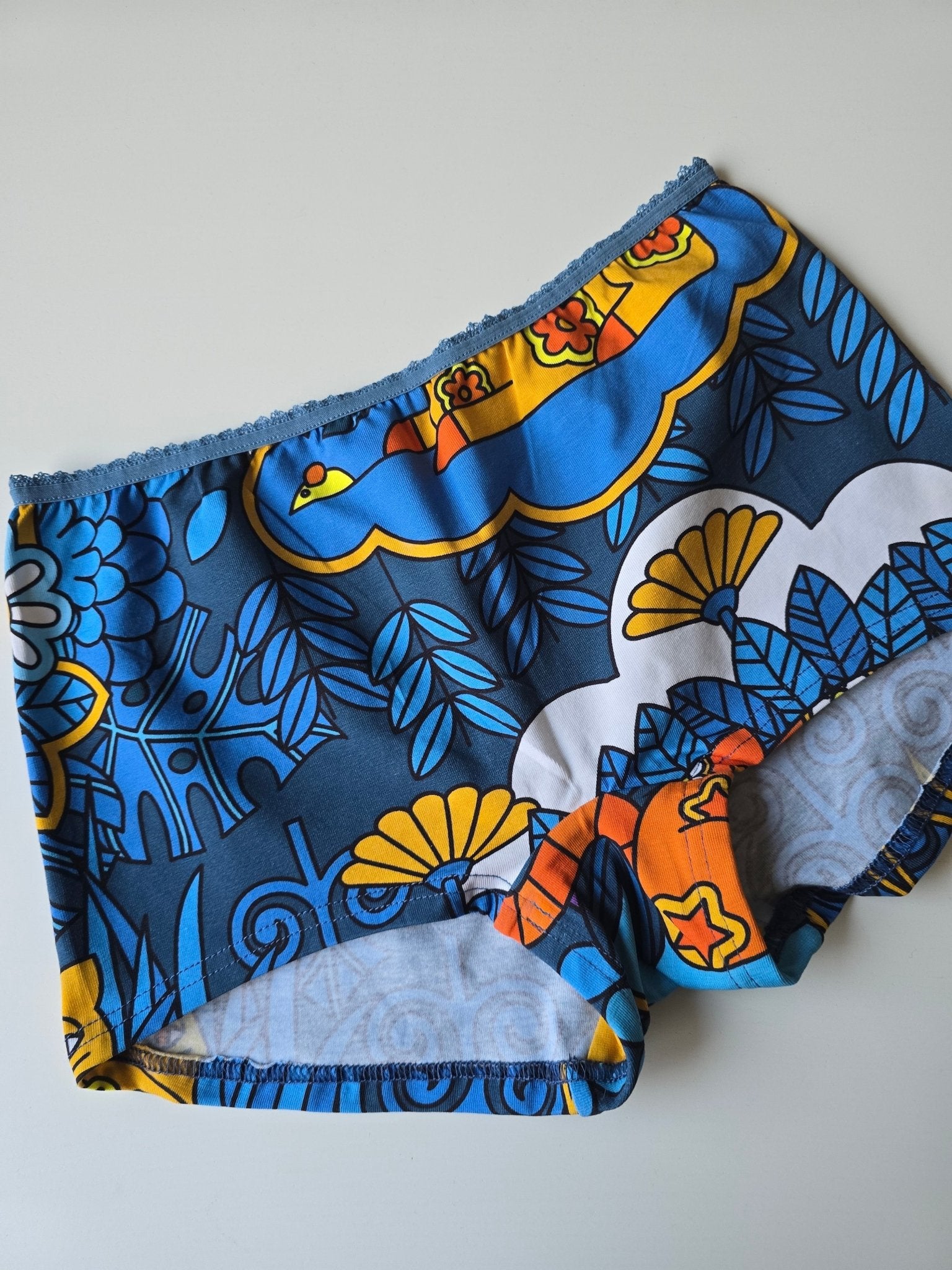 Trosor med ben Blå stor katt | Rino Trosor i S från Rino Design Sthlm