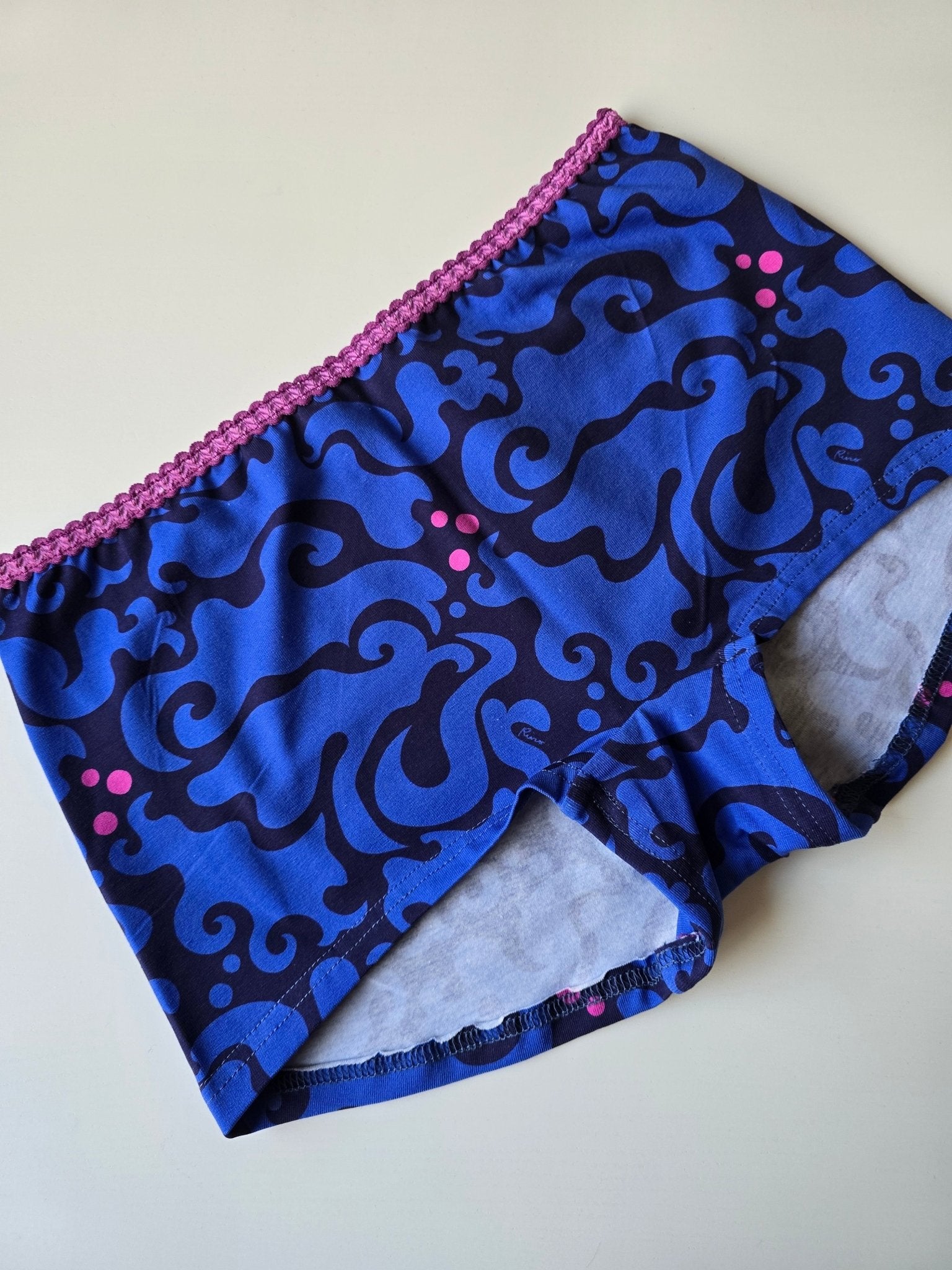 Trosor med ben Blå Virvel | Rino Trosor i S från Rino Design Sthlm