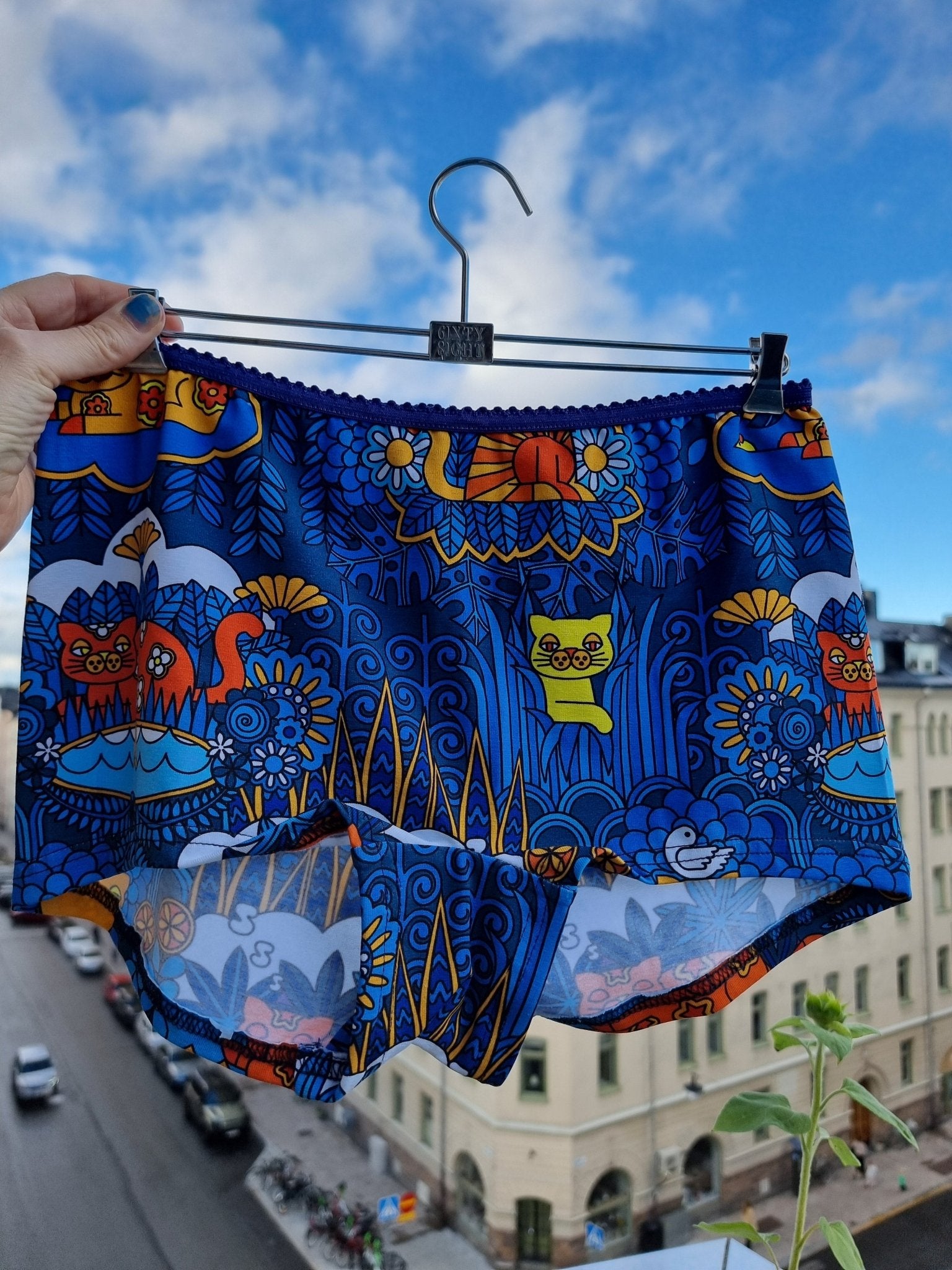 Trosor med ben Katt liten blå | Rino Trosor i S från Rino Design Sthlm