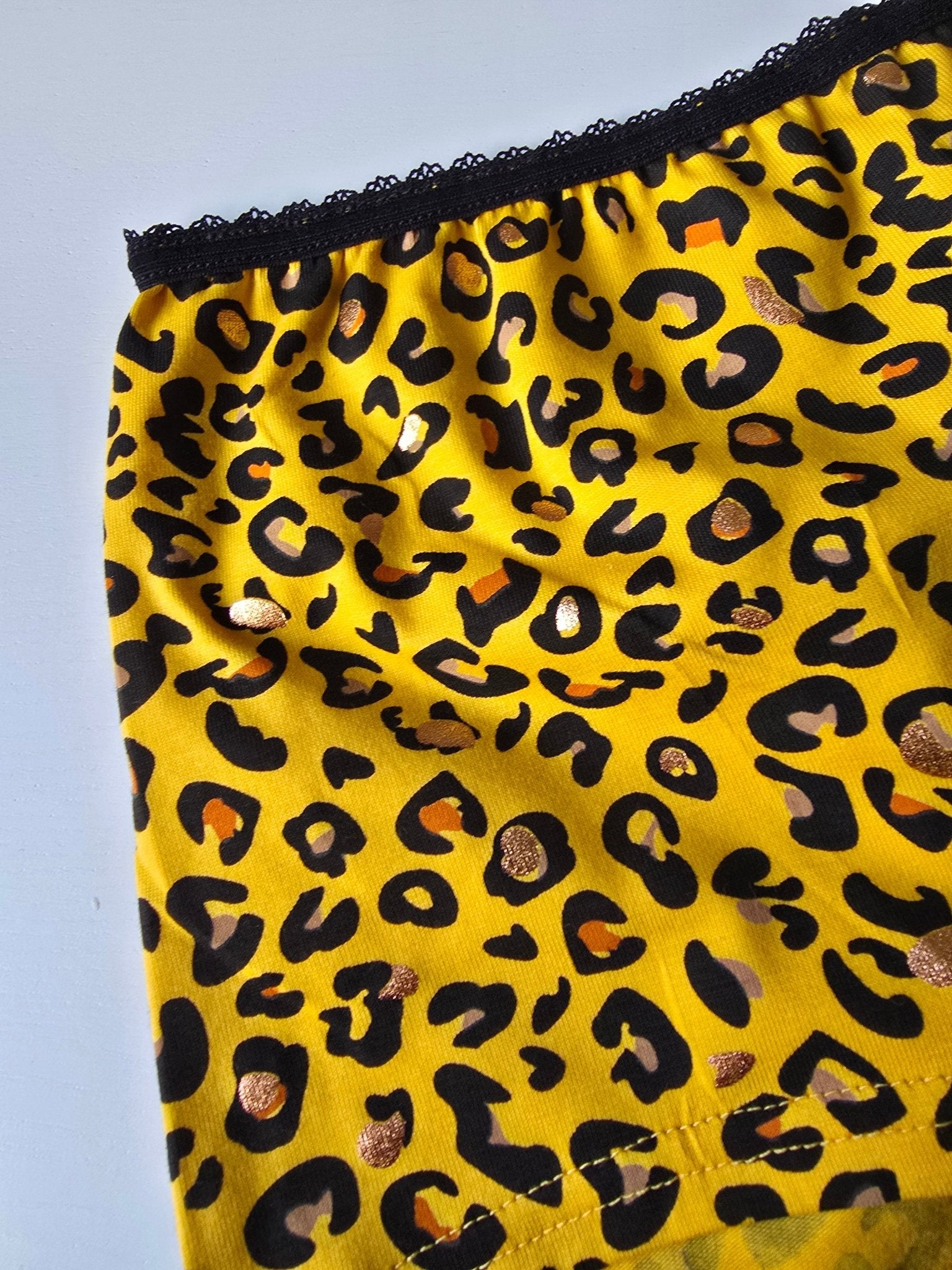 Trosor med ben Leo | Rino Trosor i S från Rino Design Sthlm