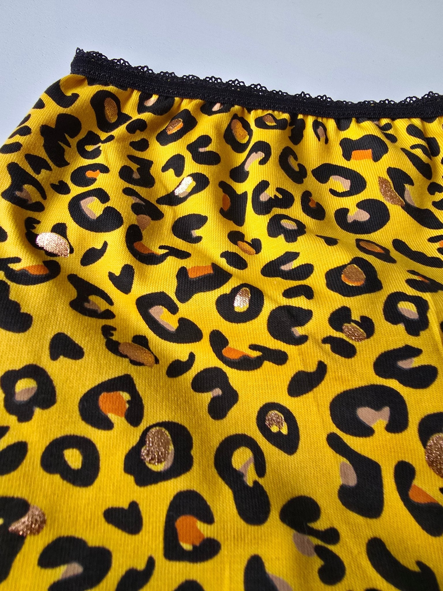 Trosor med ben Leo | Rino Trosor i S från Rino Design Sthlm