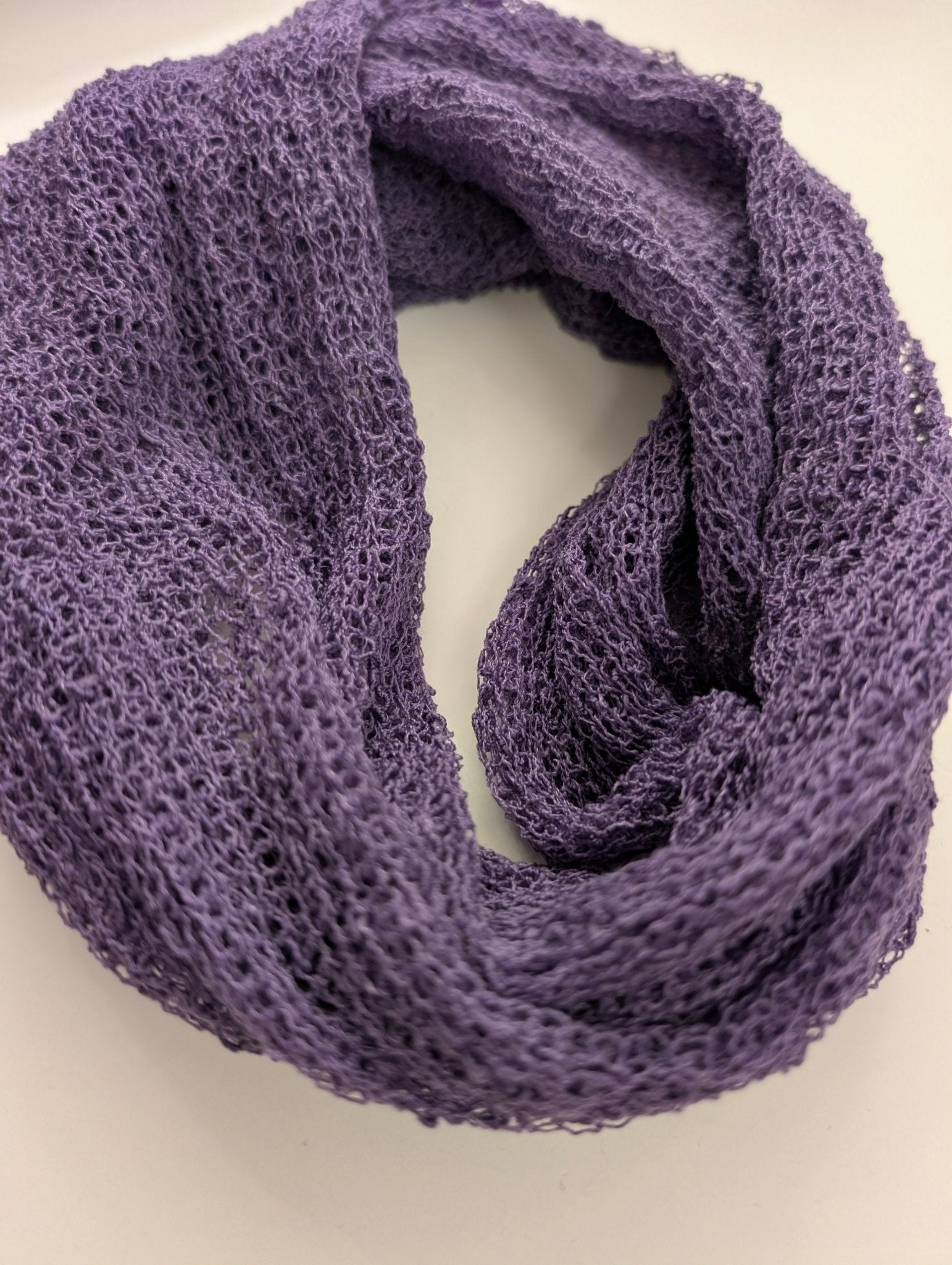 Tubsjal Finstickad Liten Plommonlila | Rino Sjal i One size från Rino Design Sthlm