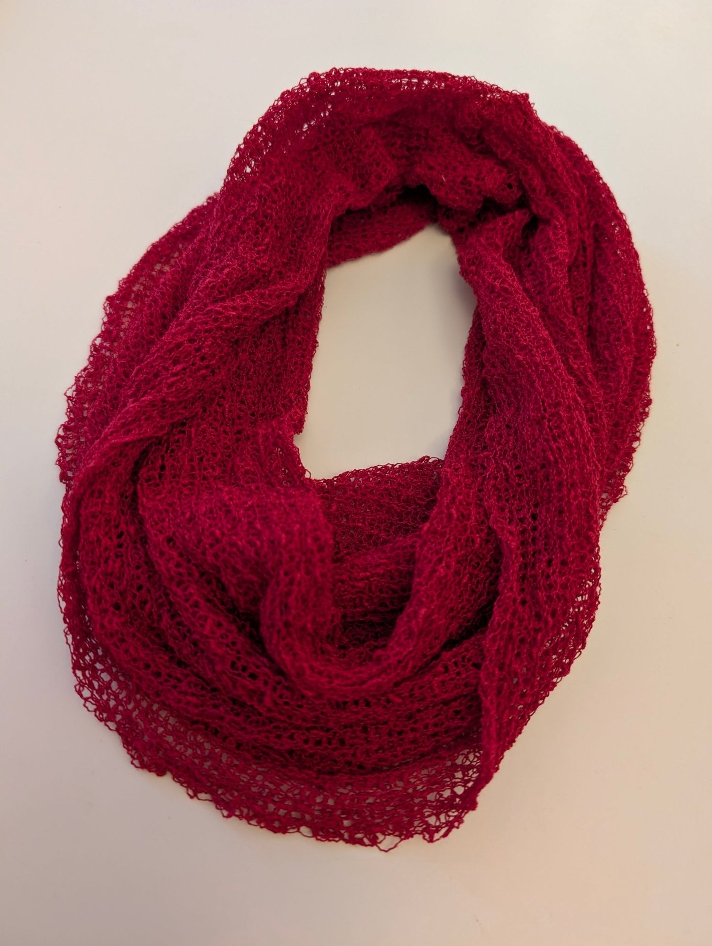 Tubsjal Finstickad Liten Röd | Rino - Rino Design Sthlm