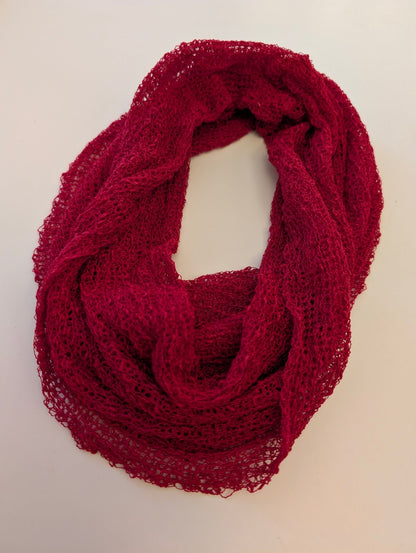 Tubsjal Finstickad Liten Röd | Rino - Rino Design Sthlm