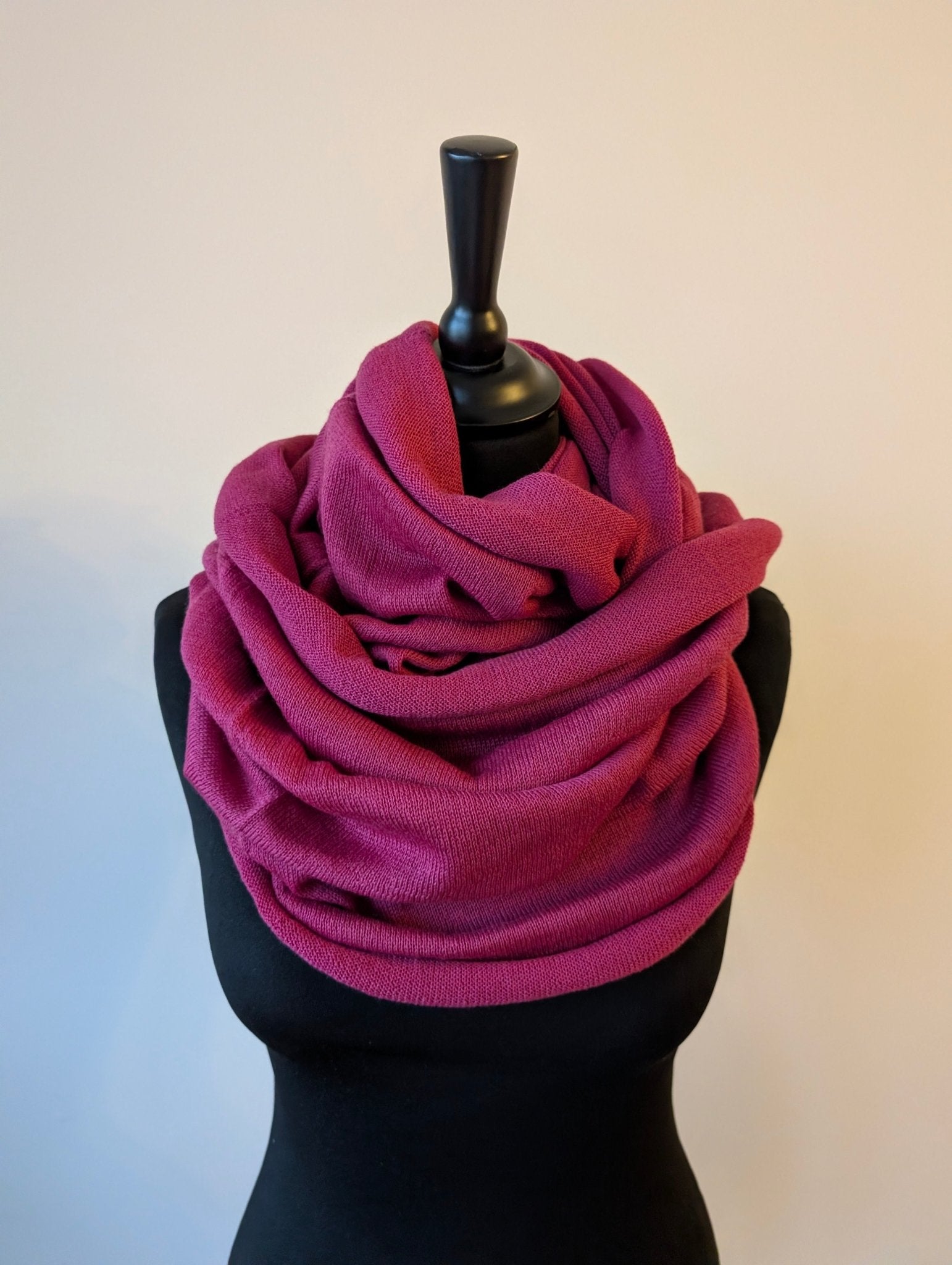 Tubsjal Ull Hallon | Rino Sjal i One size från Rino Design Sthlm