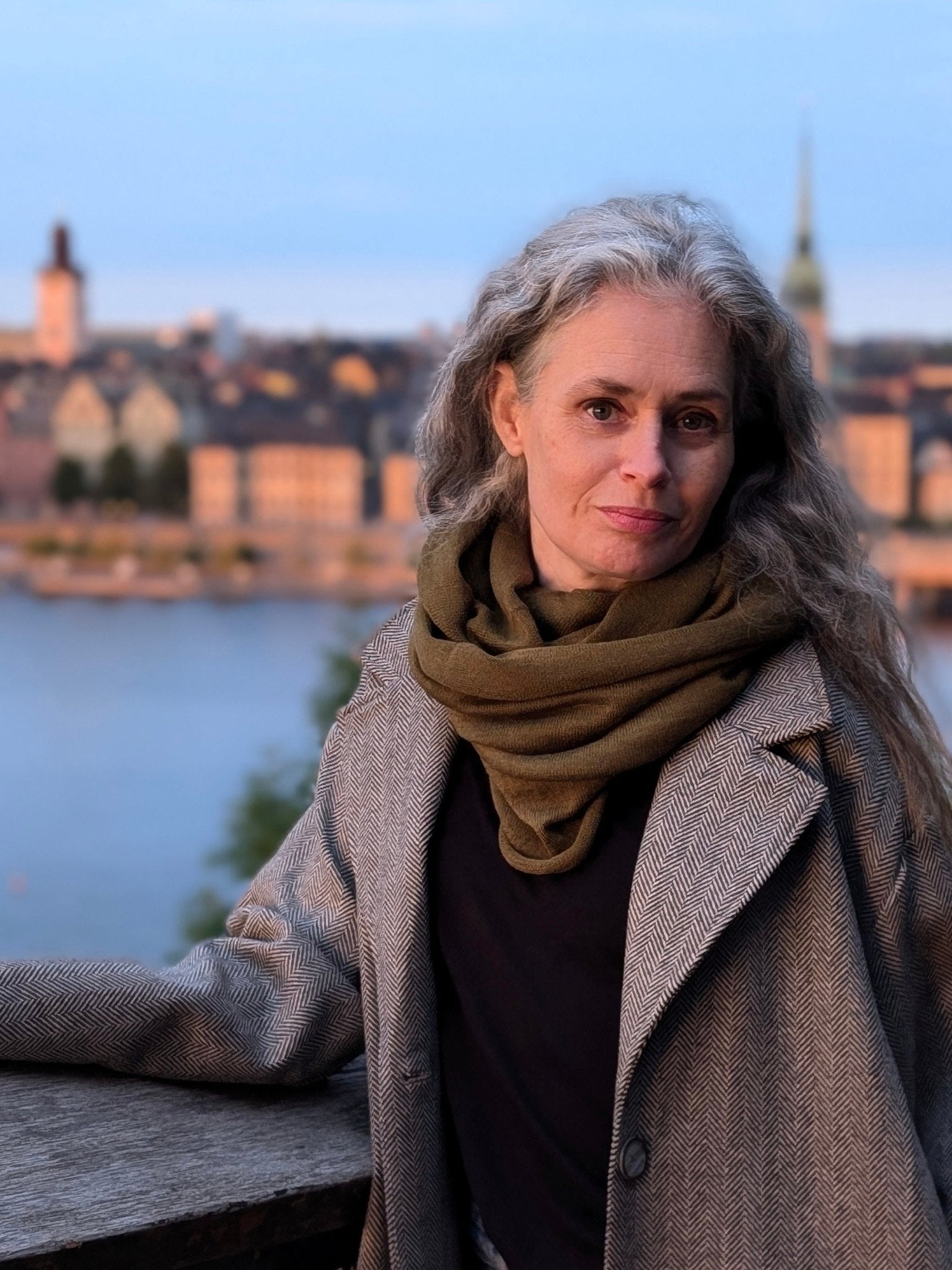 Tubsjal Ull Oliv | Rino Sjal i One size från Rino Design Sthlm