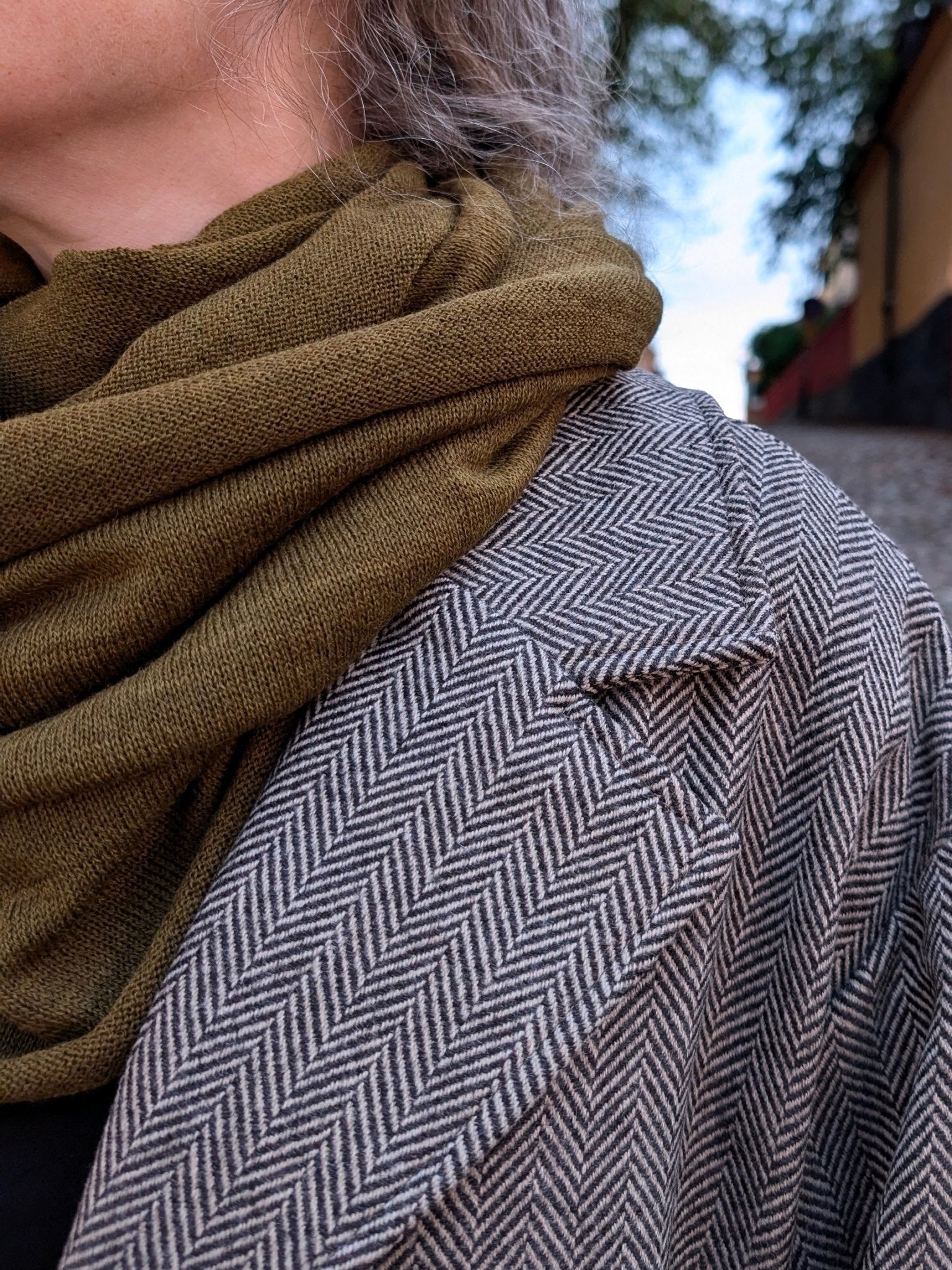 Tubsjal Ull Oliv | Rino Sjal i One size från Rino Design Sthlm