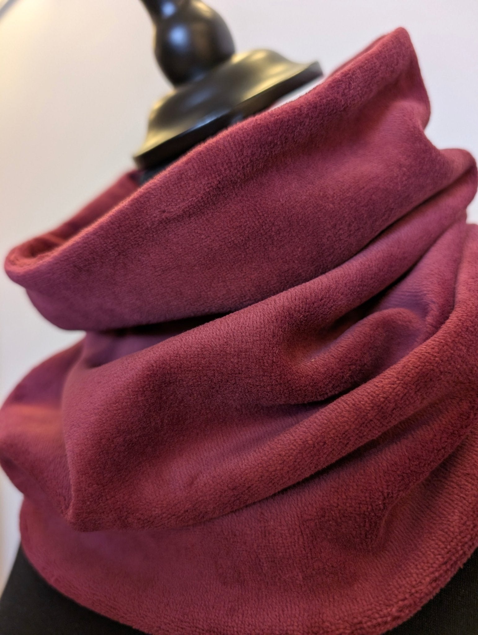 Tubsjal Velour Plommon | Rino Sjal i One size från Rino Design Sthlm