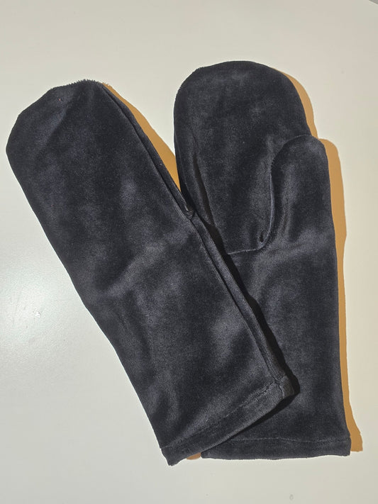 Vantar Velour Svart - Rino Design Sthlm