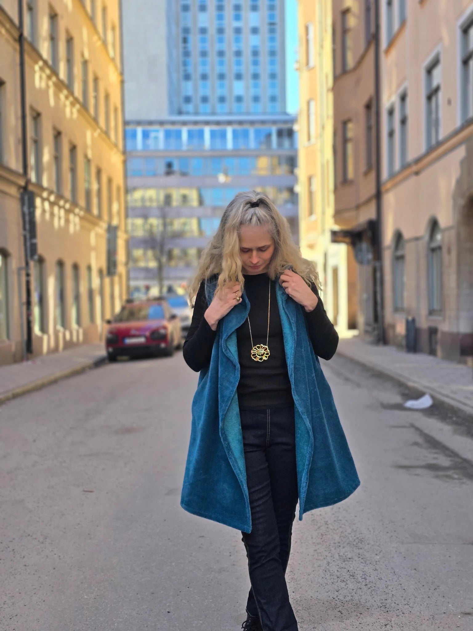 Väst med huva petrol | Rino Väst i Mindre från Rino Design Sthlm