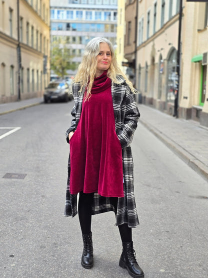 Velourklänning A - linjeklänning Vinröd - Rino Design Sthlm