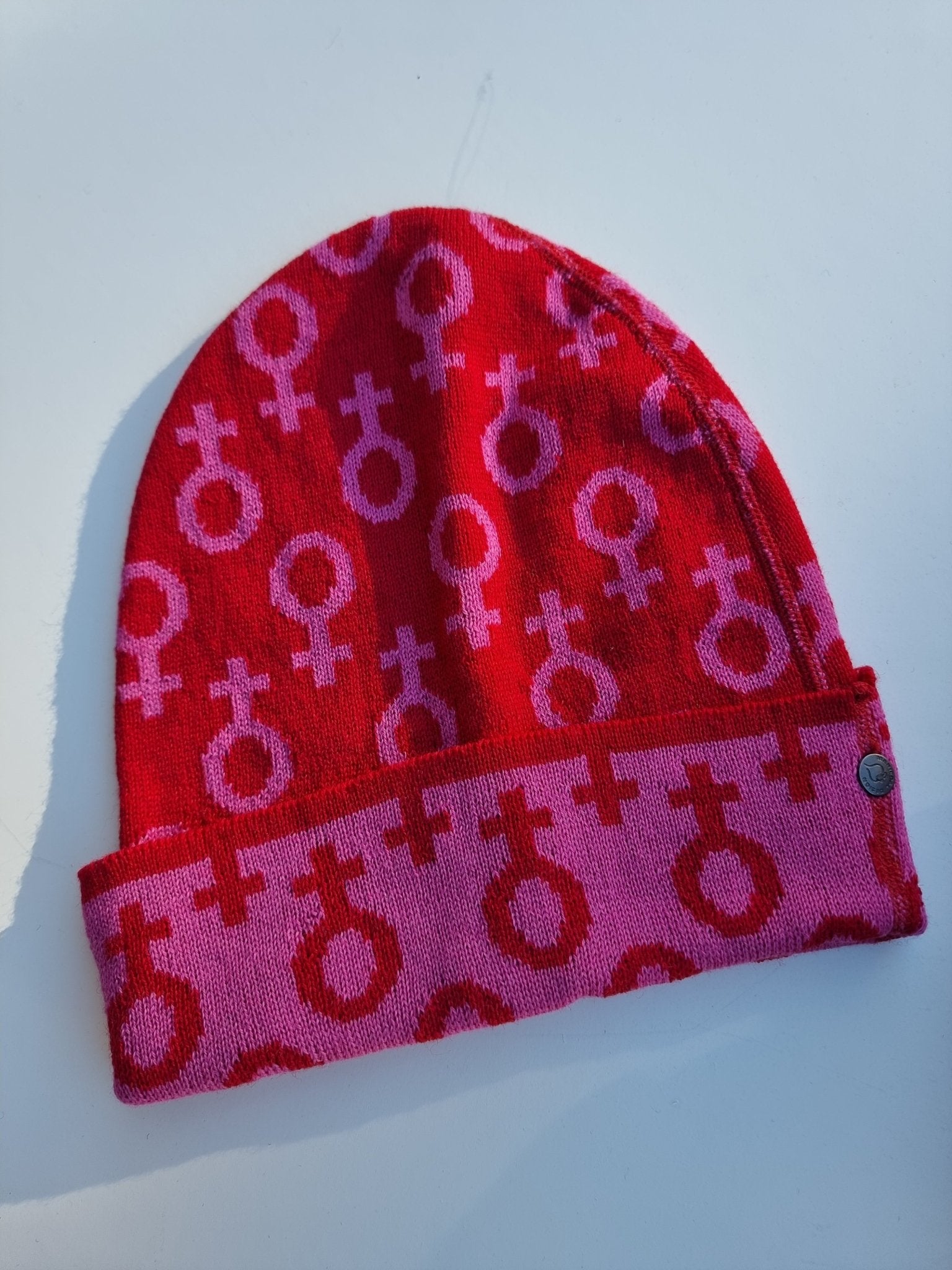Feminist ullmössa Röd/rosa - Rino Design Sthlm