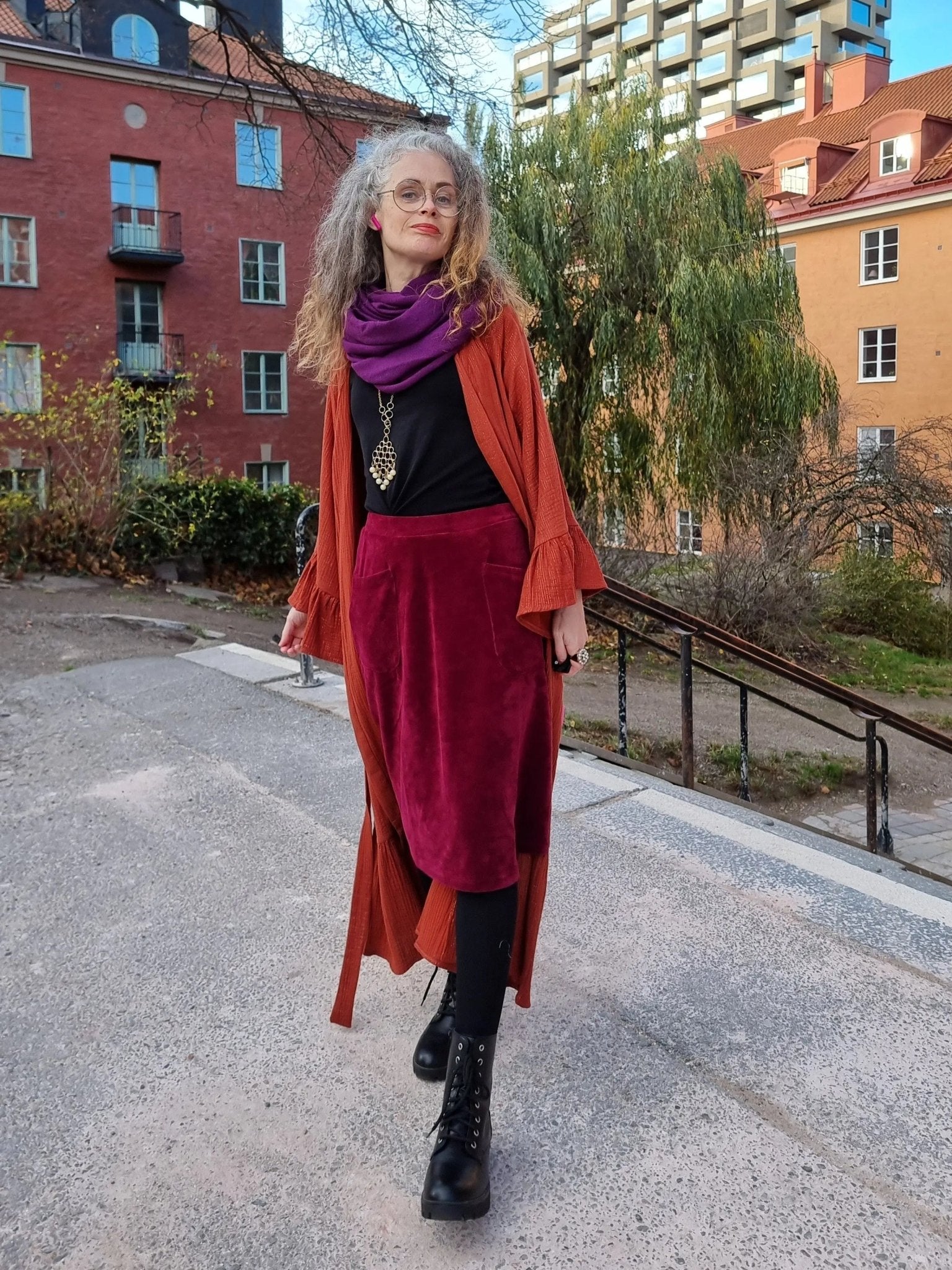 Velourkjol med fickor Vinröd - Rino Design Sthlm